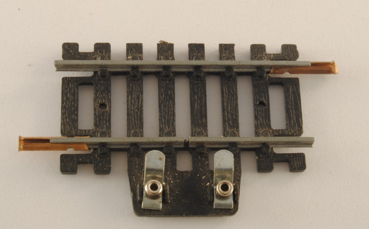 Lima 3024/R quarto binario dritto con interruzione unipolare e contatto H0 1:87