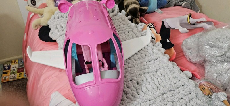 Mattel Barbie Dream Plane Airplane Jumbo Jet Vacation Pink &