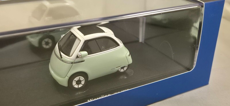 Avn60121  Microlino Urban Menthe / Blanche - Suisse - 2024 Au 1/43  Avenue 43