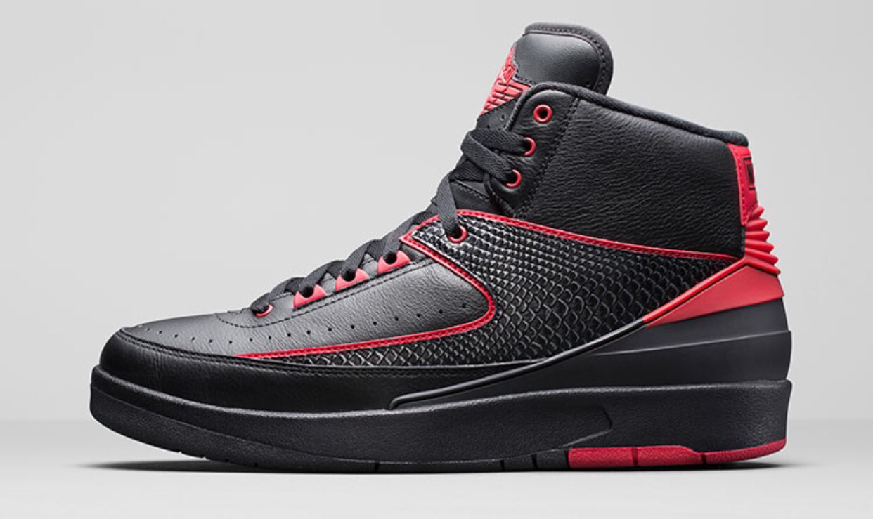 Nike Air Jordan 2 Retro Alternate 87 Size 10.5. 834274-001