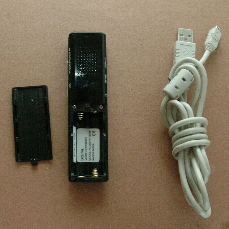 Nezz Model SVR-P3495 digital voice recorder, 32mb with cable to transfer to PC