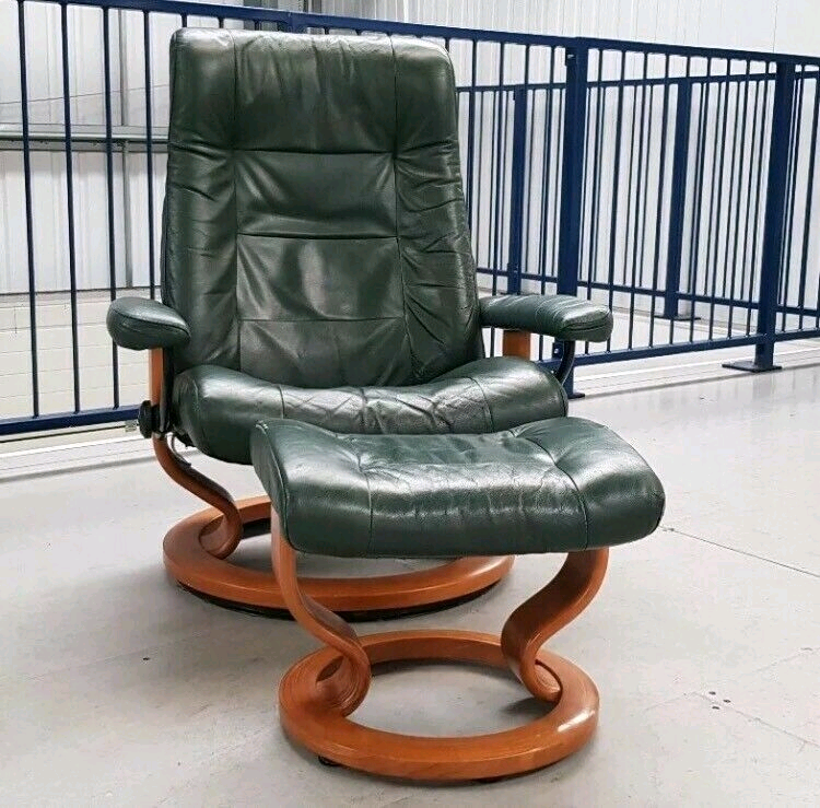 Ekornes Stressless Green swivel recliner leather chair and foot stool