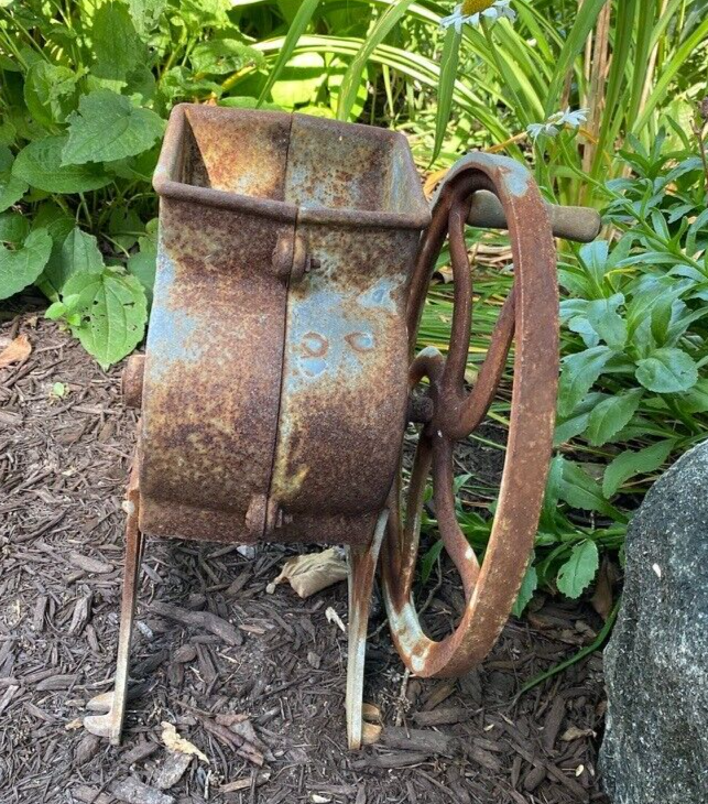 Vintage Antique Cast Iron Alaska Ice Crusher No. 1 Hand Crank