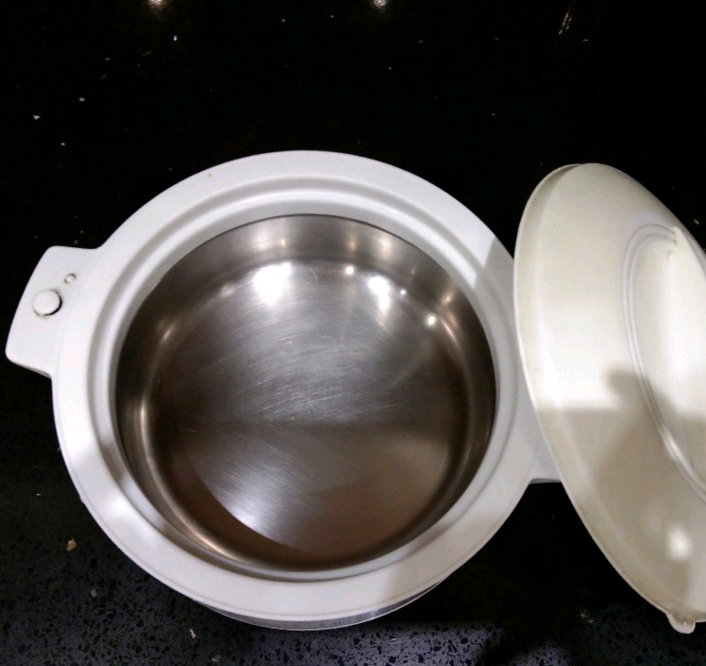 Milton Hot case / food warm box/ Bread box in Reading, Berkshire