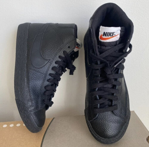 Nike Blazer Mid Triple Black Casual Leather Sneakers 895850 Nike Blazer Mid Triple Black Casual Leather Sneakers 895850