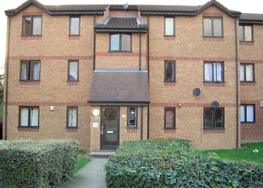 ONE BEDROOM FLAT AVAILABLE FOR RENT | in Surrey Quays ...