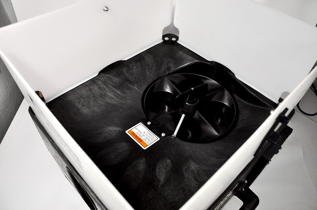 Sports Tutor Tennis Tutor Tennis ball machine, brand new batteries w/gamma balls