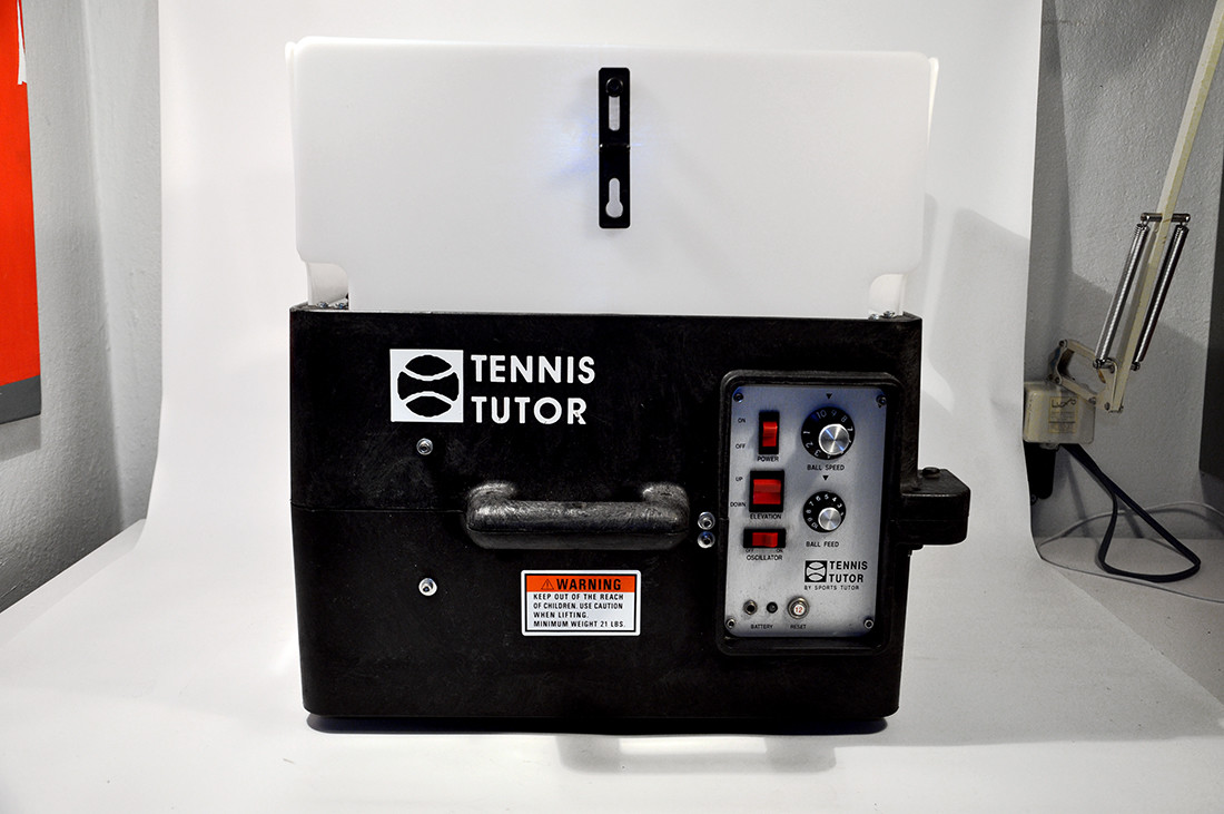 Sports Tutor Tennis Tutor Tennis ball machine, brand new batteries w/gamma balls