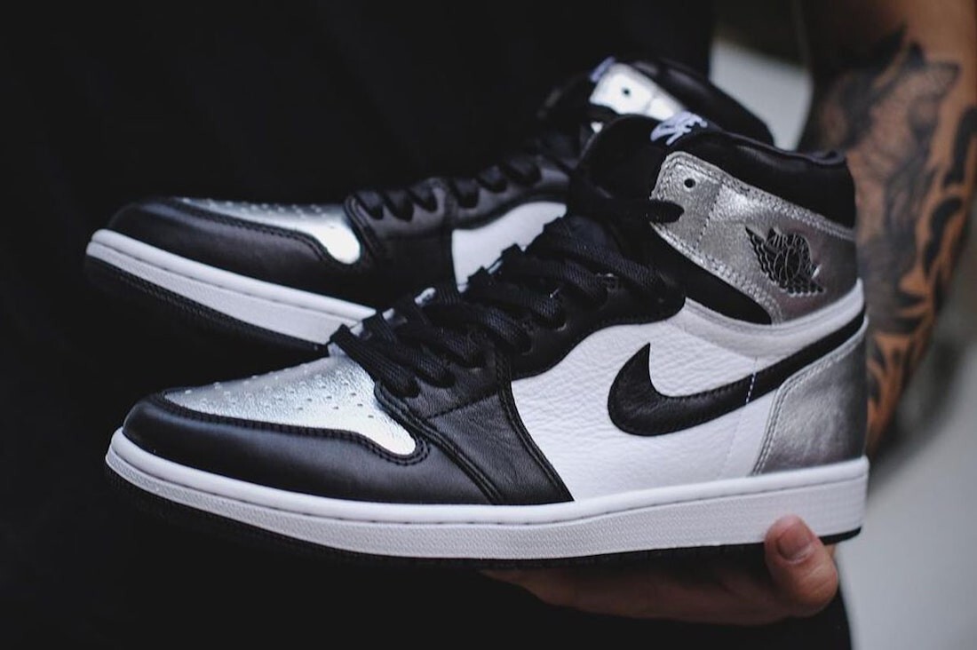 Pre-owned Jordan Air  1 High Og Wmns “silver Toe” Cd0461-001