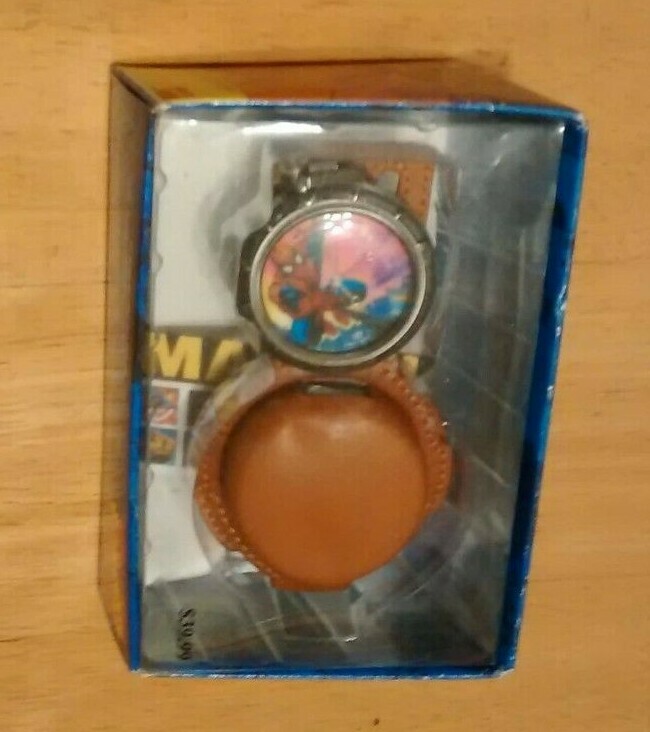 1997 SPIDER-MAN MARVEL COMICS COLLECTIBLE SILVER POCKET WATCH & Leather Pouch