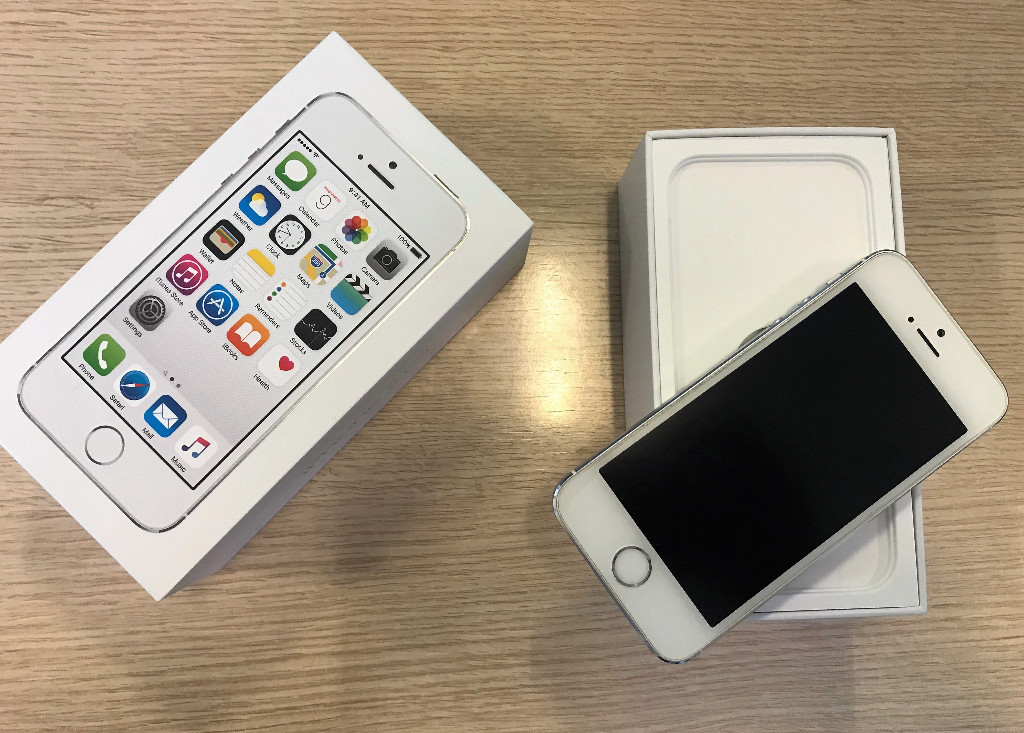 iPhone 5s White 16GB in Bangor, County Down Gumtree