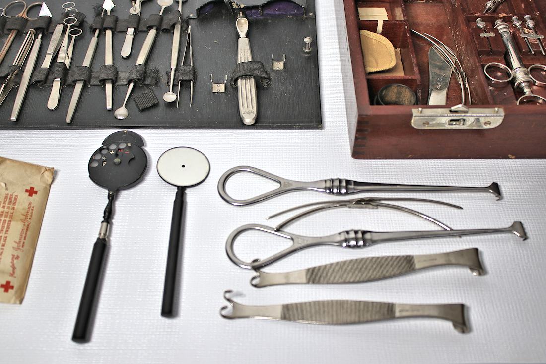 WWI ULTRA RARE EYE SURGICAL INSTRUMENTS 1917 G.P. Pilling & Son Co. Phil