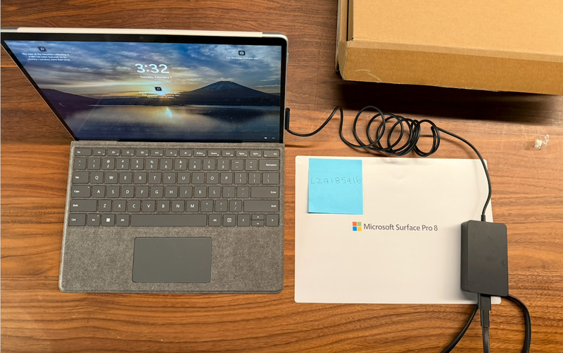 Microsoft Surface Pro 8 13" (128GB SSD, Intel Core i5