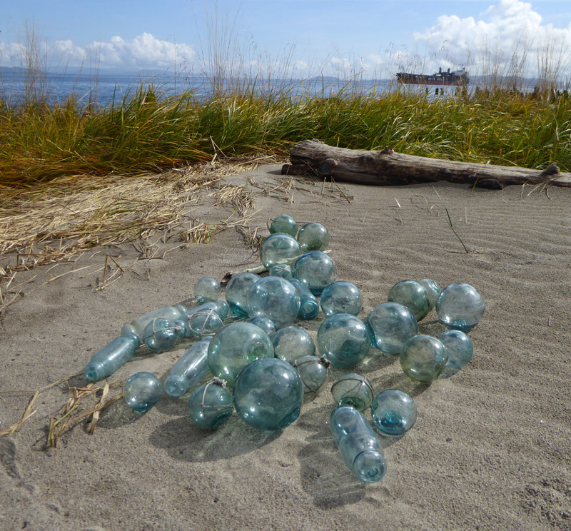 VTG Japanese Glass Fishing Float Variety Box for Sellers & Dealers, Lot of 33