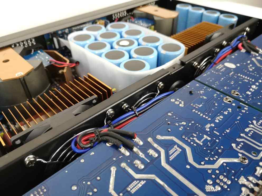 ZERO DB FP20000Q 4-CH 20,000w PROFESSIONAL  POWER AMPLIFIER