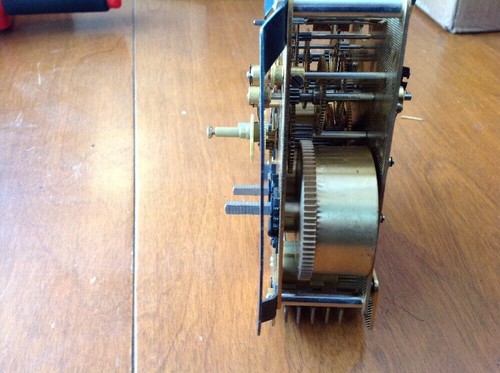 New Old Stock Franz Hermle 351-202 No(0) Jewels Clock Movement Chimes Germany 74