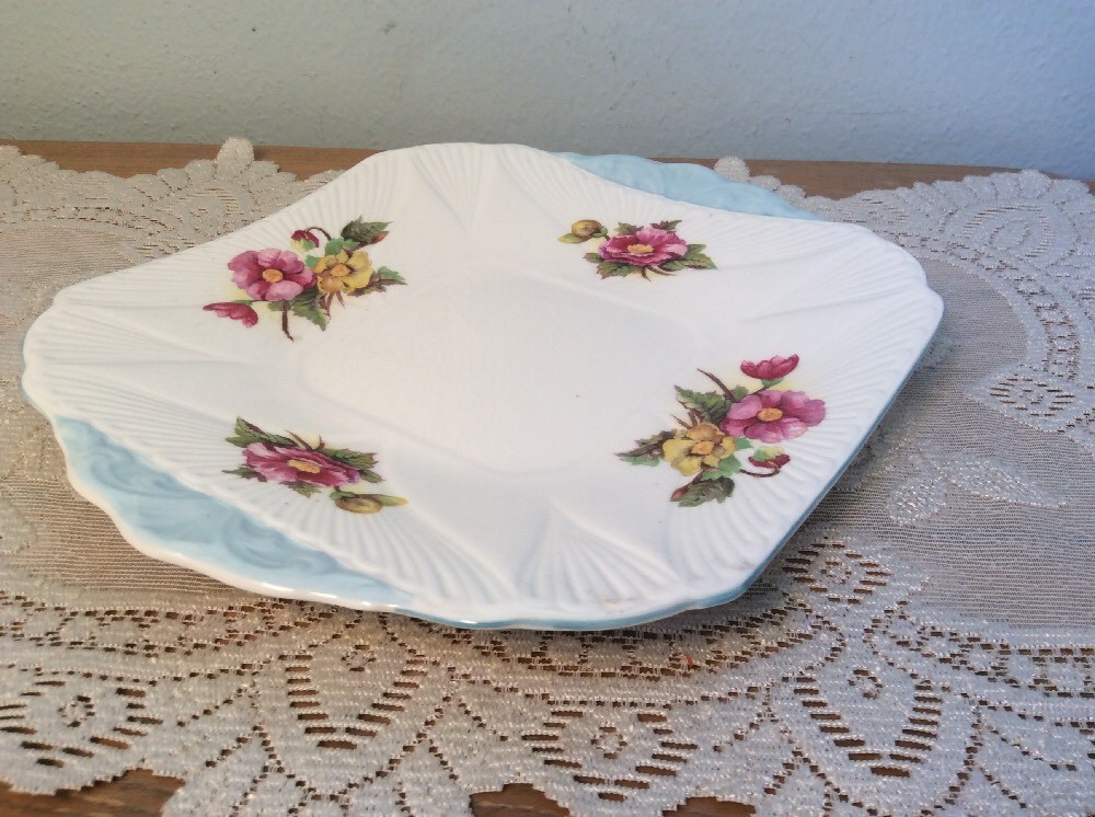 Shelley Fine Bone China Begonia Dainty Shape Square Handled Cake Plate
