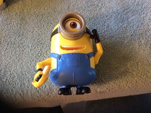 4~ Thinkway Toys Universal Studios Minions Set