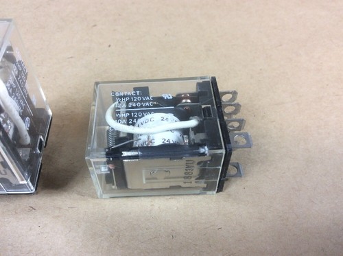 NEW Lot Of (2)  OMRON LY2N  RELAY DC24V COIL 24VDC 8-PIN