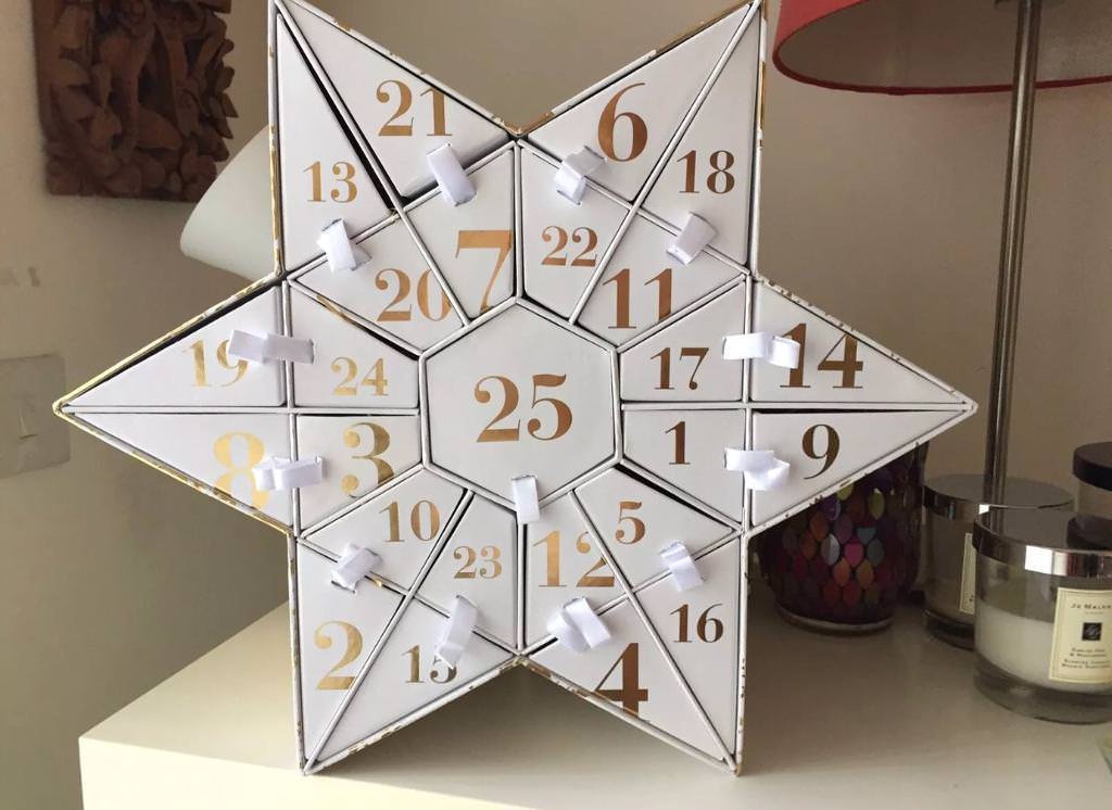 the-beauty-countdown-estee-lauder-advent-calendar-2017-sold-out-in