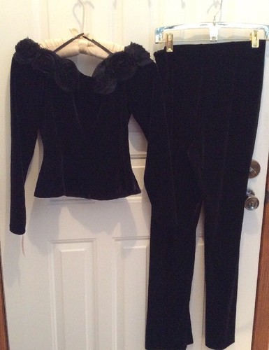NWT! Dress Barn Ladies Black Velvet Pant/Shirt Set, Top Sz M, Pants Sz 6 Holiday