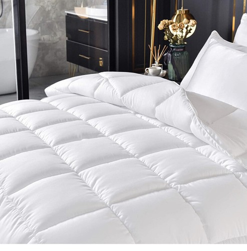 Oubonun All Season White Comforter Duvet