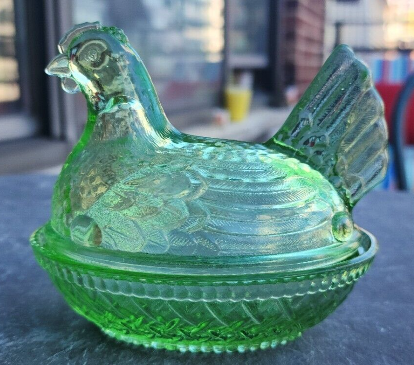 Wilkerson Art Deco Trinket Key Lime Hen Chicken Glow Glass On Basket 3.25" Wide