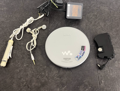 SONY D-NE730 S CD Walkman portable CD player Silver Operation Confirmed