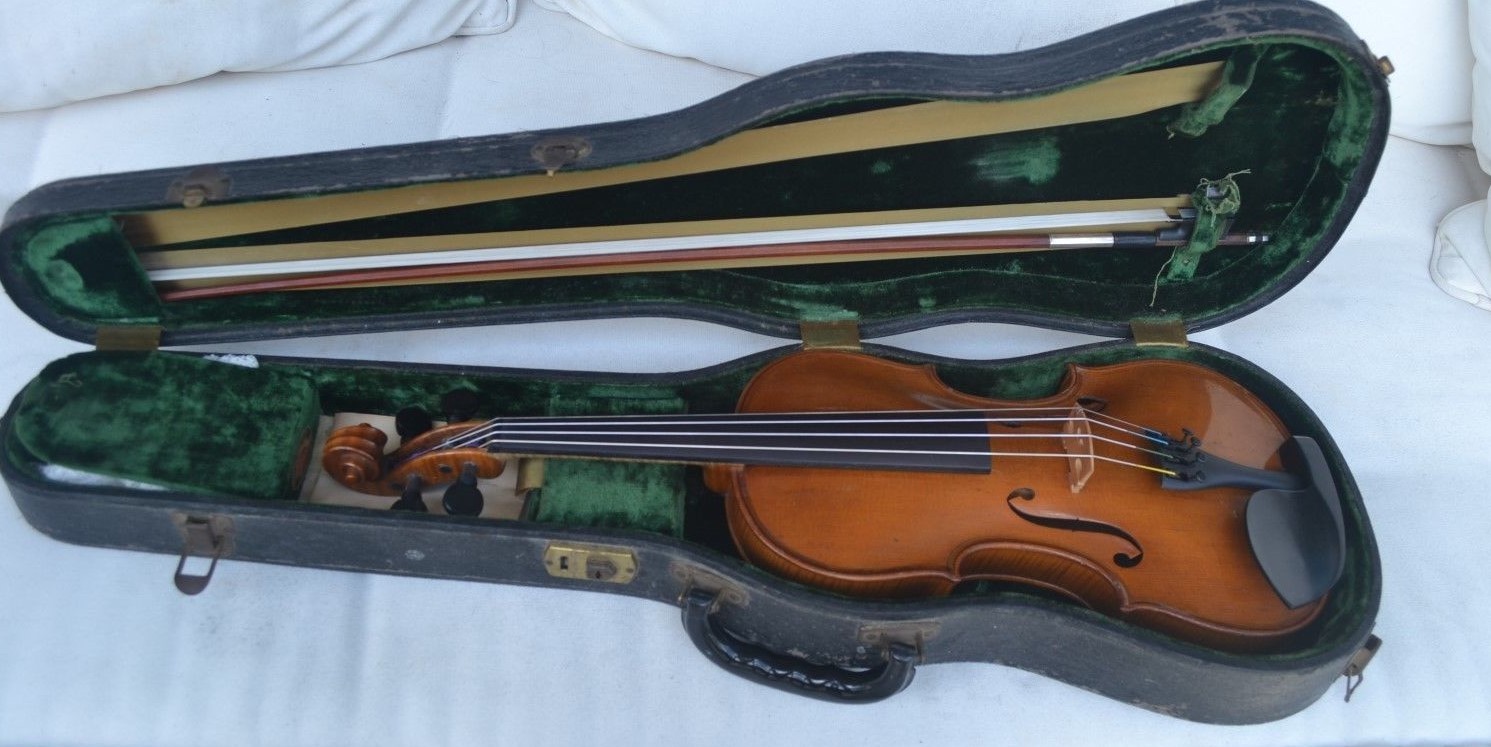 4/4 Hand Carved Maple Violin and H.R. Pfretzschner Bow