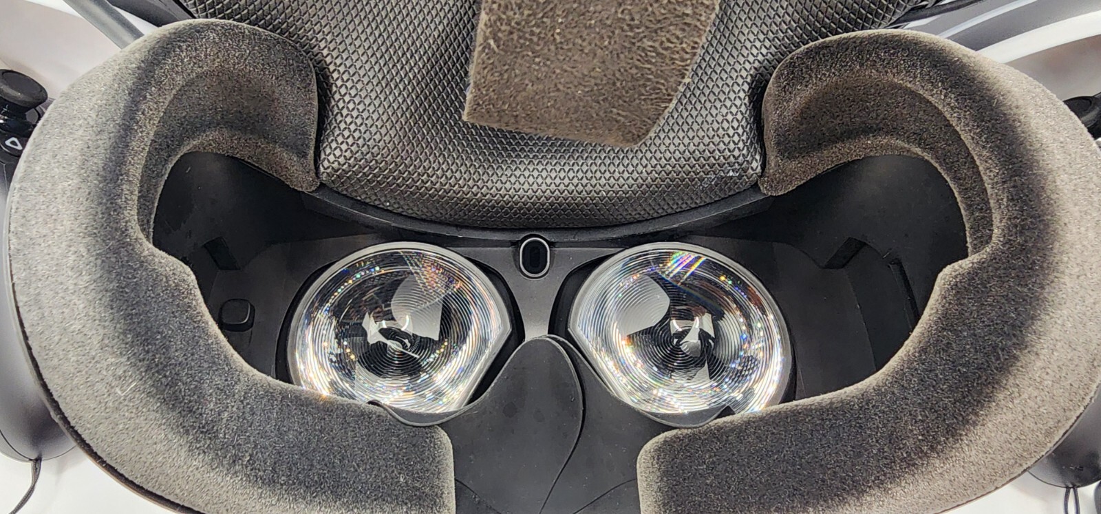 HTC Vive Cosmos VR Headset Full Kit - No Headphones - Excellent A+ Condition