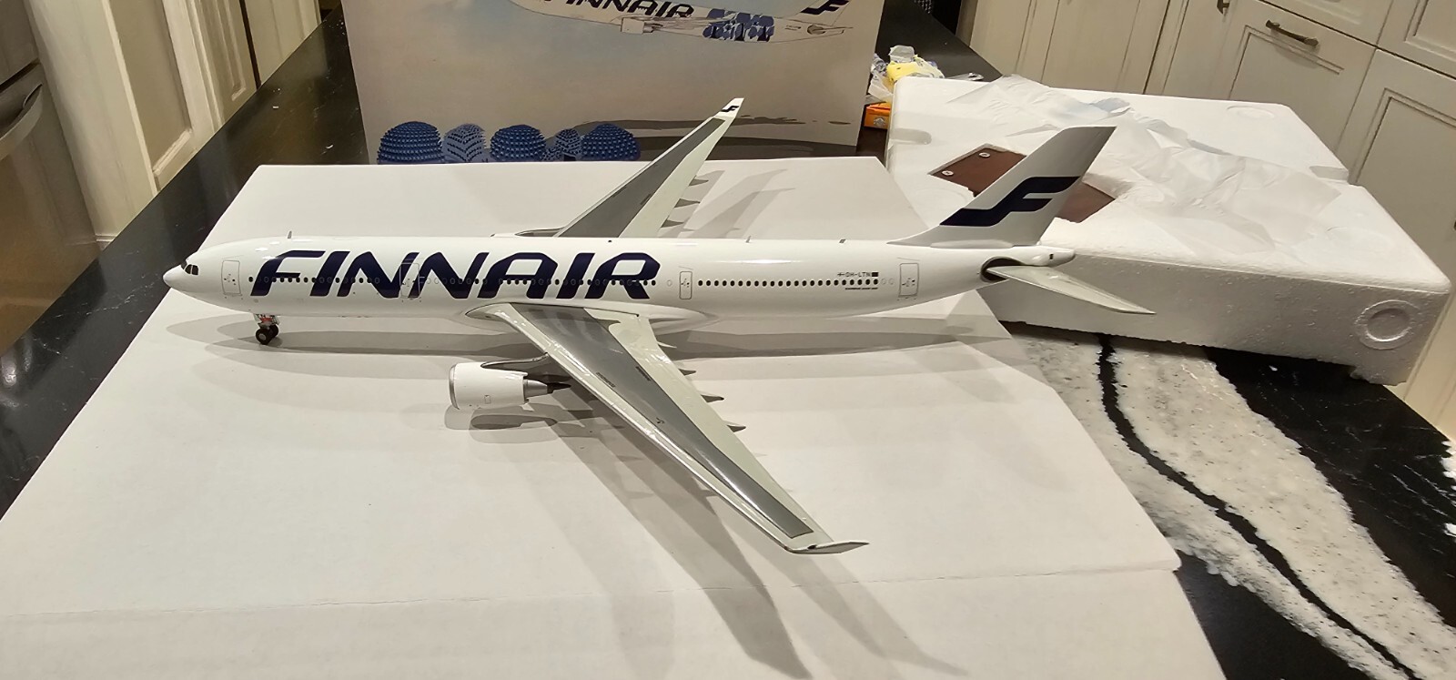Jcwings フィンエア finnair A330-300 1/200 Amazon.com: JC Wings FINNAIR Airbus A330-300 OH-LTO Poppy 1