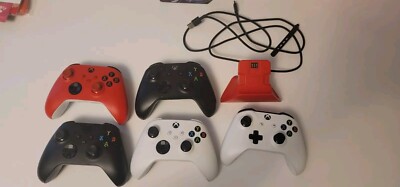 Lot of 5 Xbox One Controllers.  Various Issues