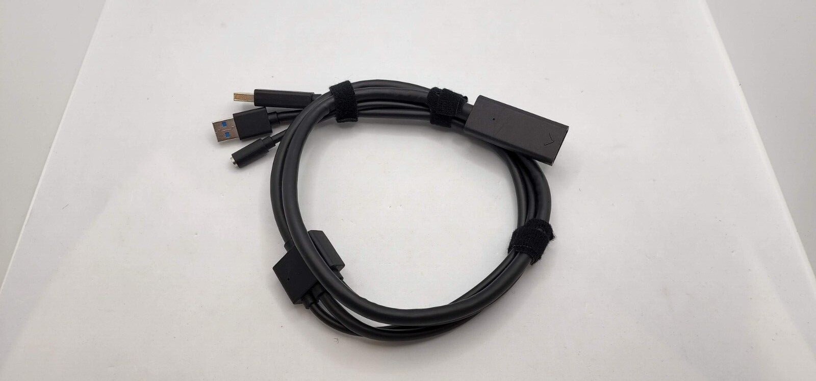 VALVE INDEX VR Headset Connection Cable - Connecting