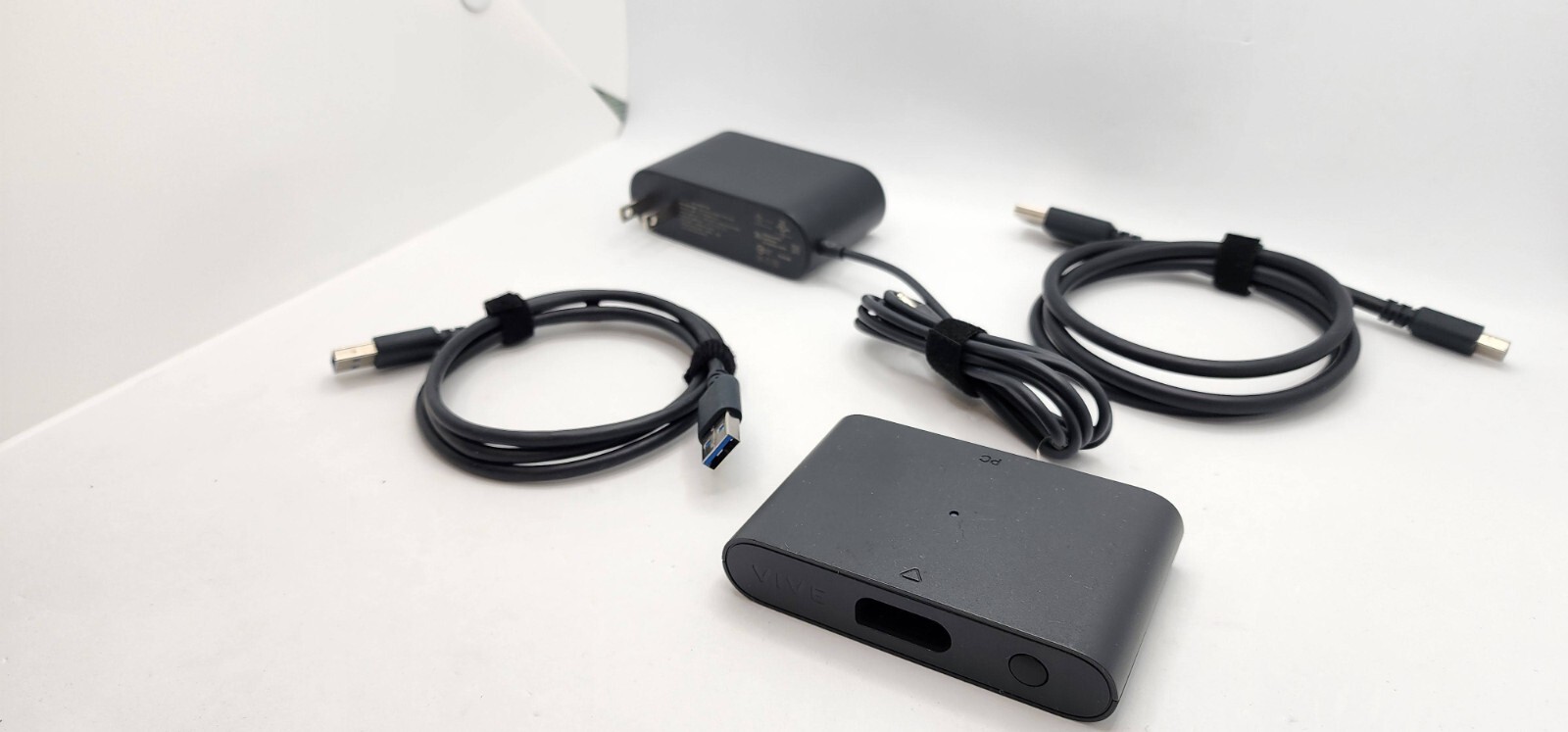 HTC VIVE Pro 2 Link Box 2.0 + Power + USB + DP Cable Linkbox HTC VIVE Pro 2 Link Box 2.0 + Power + USB + DP Cable Linkbox