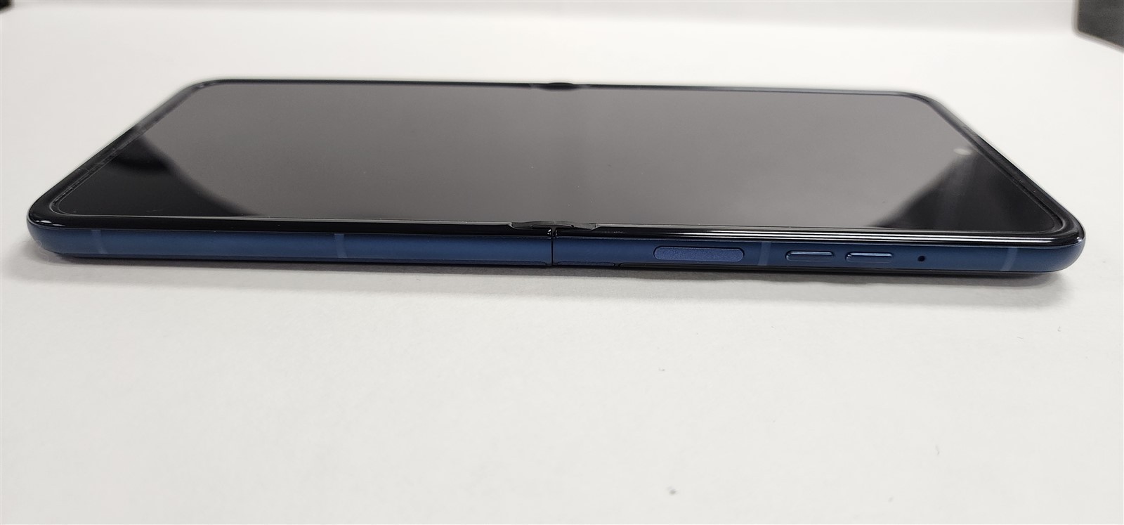 Motorola Razr 2025 256GB Blue XT2553-3 (Dish Wireless) -Fully Functional- DV7460