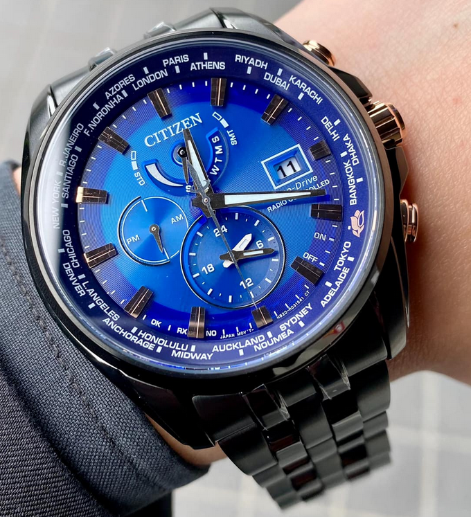 Pre-owned Citizen Blue Dial Sapphire Crystal Radio Controlled At9126-82l Men's Watch
