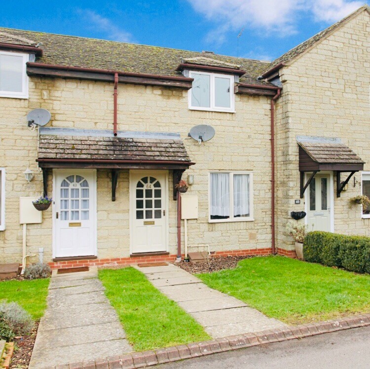 Lovely 2 Bed House for sale in MoretoninMarsh, Gloucestershire