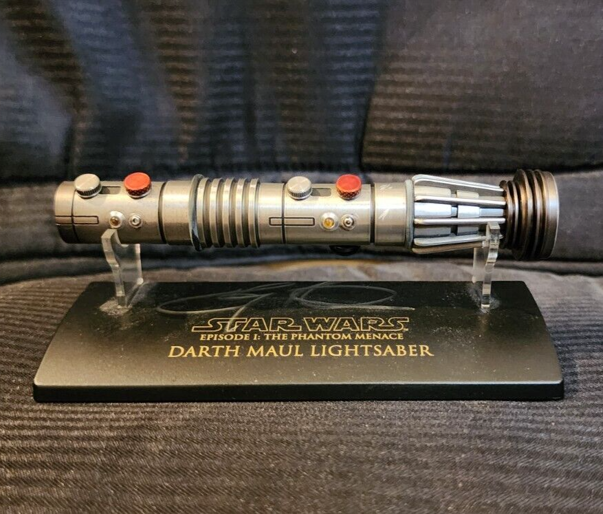 Autographed Ray Park Star Wars Mini Darth Maul Battle Damaged Lightsaber SW-308