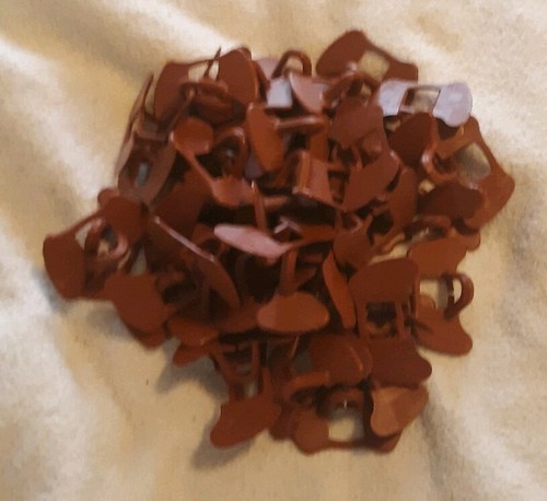 100 pcs. Pinless slip on Peepers Pheasant Chicken Poultry Game Bird Blinders