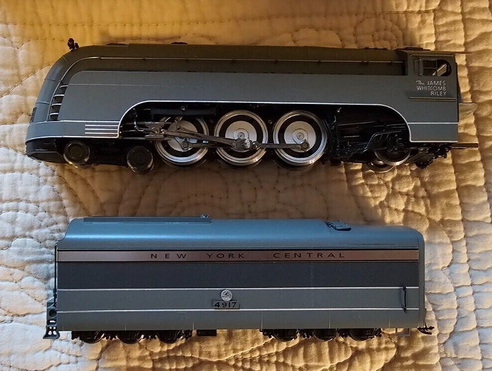 HO Scale Iron Horse Models NYC James Riley Streamliner 462