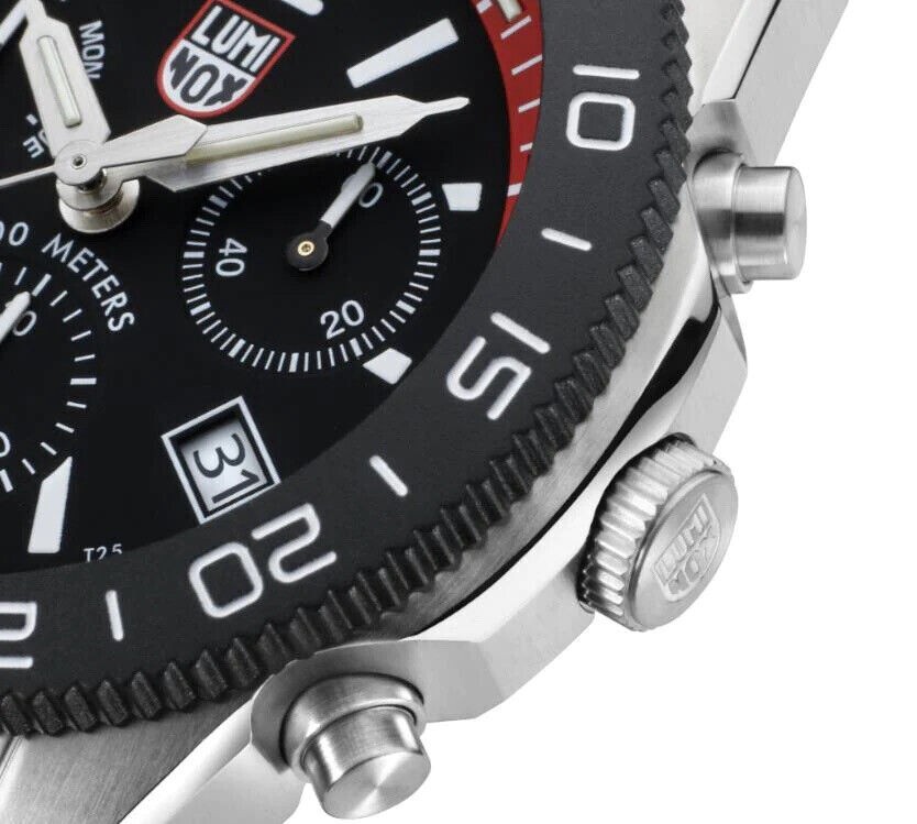 Pre-owned Luminox Pacific Diver Xs.3155 Chrono 44mm Red Rubber Steel Men's Swiss Watch