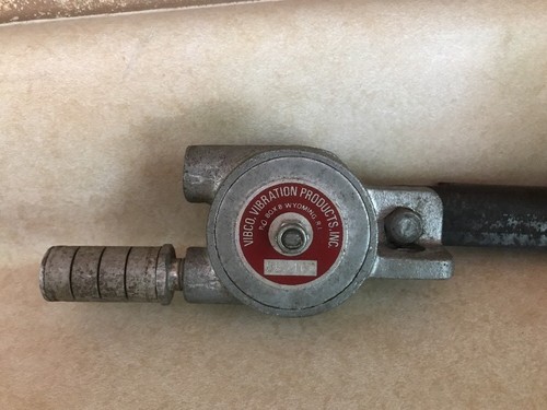VIBCO BBS-160 Pneumatic Vibrator, 160 lb, 5500 vpm, 80psi Used  * LOOK* WOW!