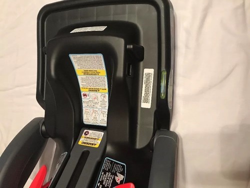 Graco Snugride Snuglock DLX Infant Car Seat Base~NEW Click Connect “Pickup Only”