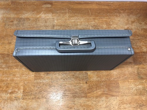 SERVICE MFG. CO. STORAGE CASE FOR 24 CASSETTES Grey/Blue Checkers