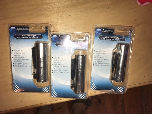 LOT OF 60 LED FLASHLIGHT - POCKET KEYCHAIN LIGHTS - GREAT FOR RETAIL SEALED NEW
