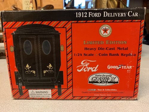Gearbox Texaco 1912 Ford Delivery Truck Die Cast Coin Bank 1/24 Scale (1999)