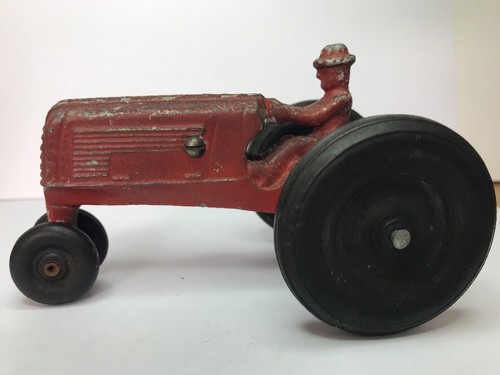 Antique Arcade Cast Iron Tractor & Driver #359 Original Balloon tires 5 1/2