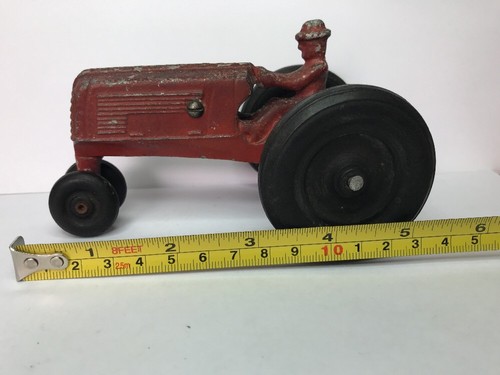 Antique Arcade Cast Iron Tractor & Driver #359 Original Balloon tires 5 1/2