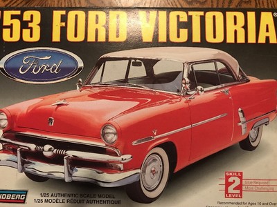 LINDBERG 53 FORD VICTORIA125 SCALE Complete Skill 2 Level 1997 USA