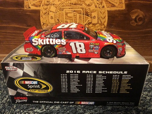 2016 Kyle Busch Indianapolis Brickyard 400 Race Win Action 1:24 Diecast Car
